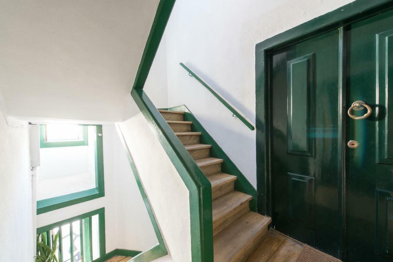 Cozy Apartment In Historic Center Lisbon Exterior photo