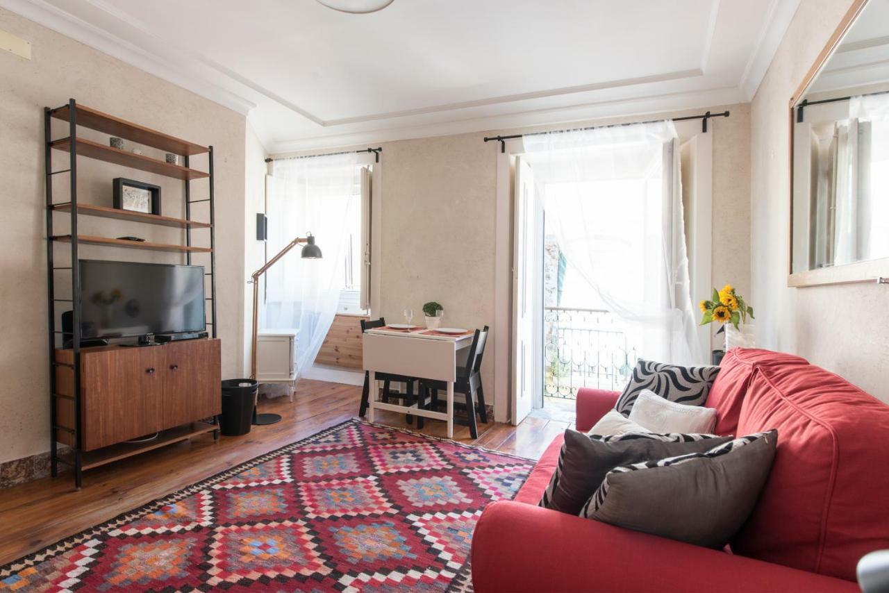 Cozy Apartment In Historic Center Lisbon Exterior photo