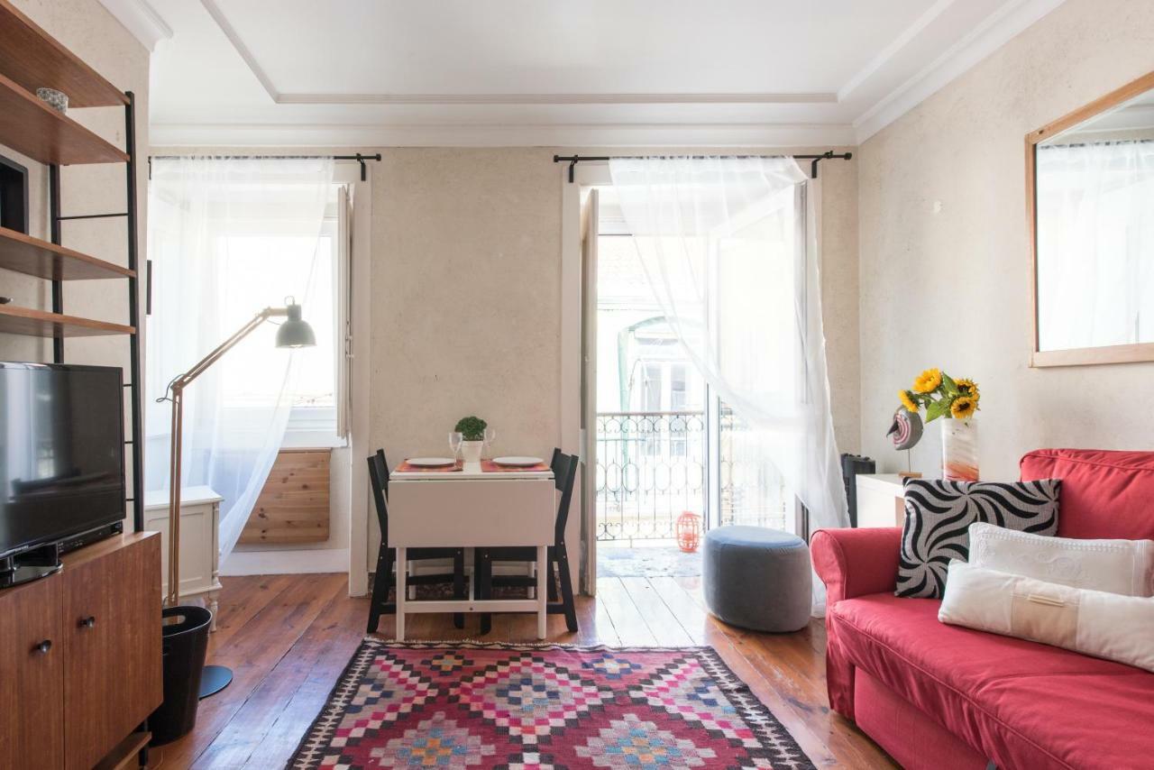 Cozy Apartment In Historic Center Lisbon Exterior photo