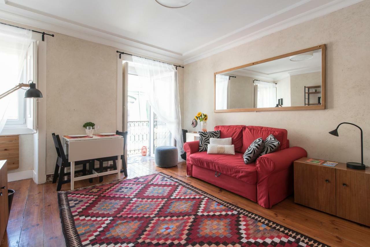 Cozy Apartment In Historic Center Lisbon Exterior photo